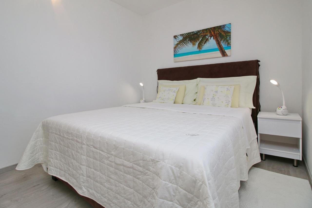 Apartments Mila โรวีน ภายนอก รูปภาพ